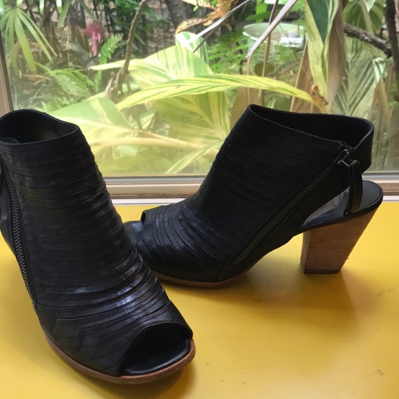 Paul Green Shoes - GREAT COND PAUL GREEN CAYANNE BLACK IS SZ 8.5